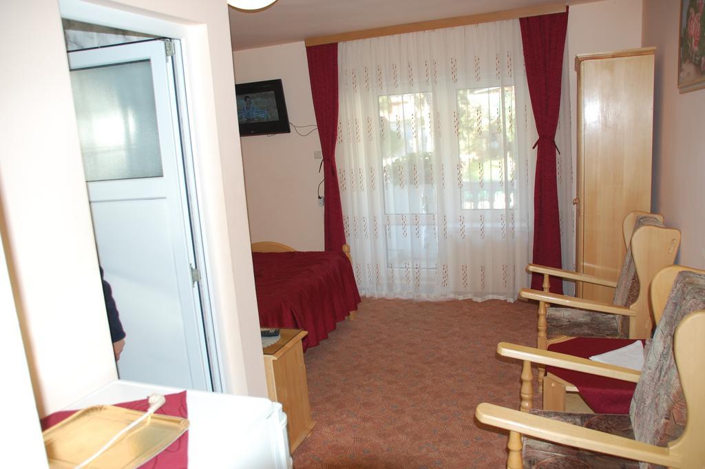 Pension Raluca Sinaia Bagian luar foto