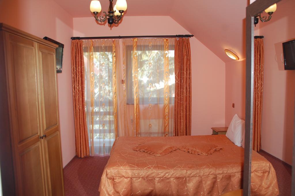 Pension Raluca Sinaia Bagian luar foto